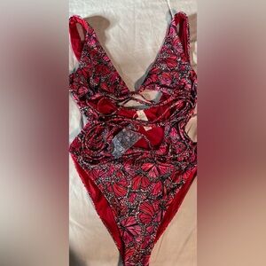 NWT Toluca Butterfly One Piece 
Swimsuit+Matching Wrap